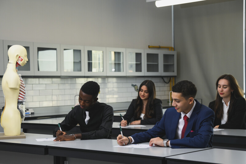 How to Get a Scholarship to a UAE School